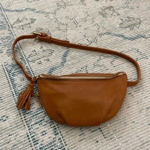 Parker Clay leather belt bag